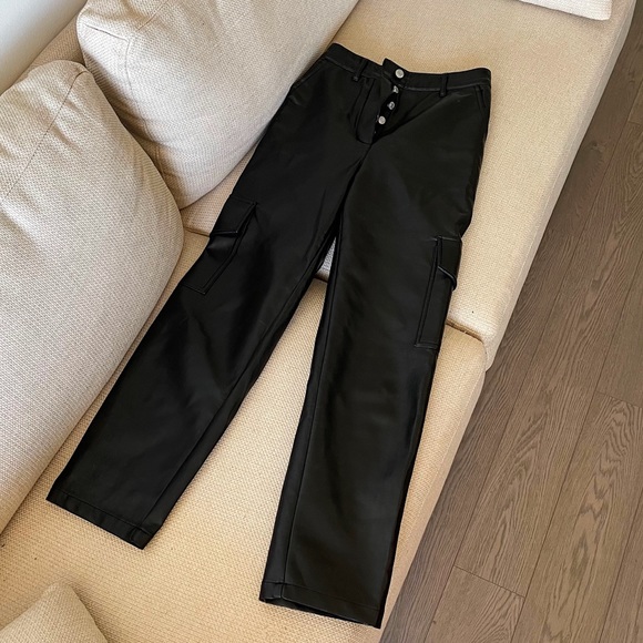 ARITZIA MODERN CARGO LEATHER PANTS - Picture 3 of 3